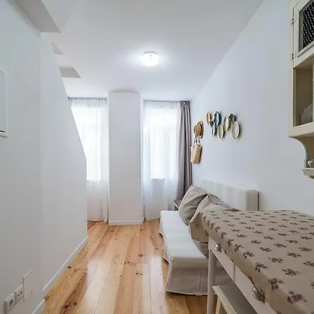 Διαμέρισμα Little Duplex In Alfama *